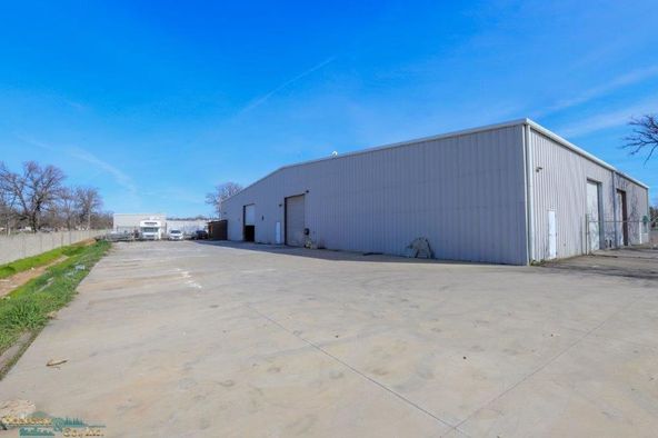 20250 Skypark Dr, Redding, CA 96002